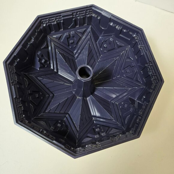 KITCHEN AID Tudor Cathedral Church House Bundt Cake Pan Mold Cast Aluminum - Picture 4 of 8